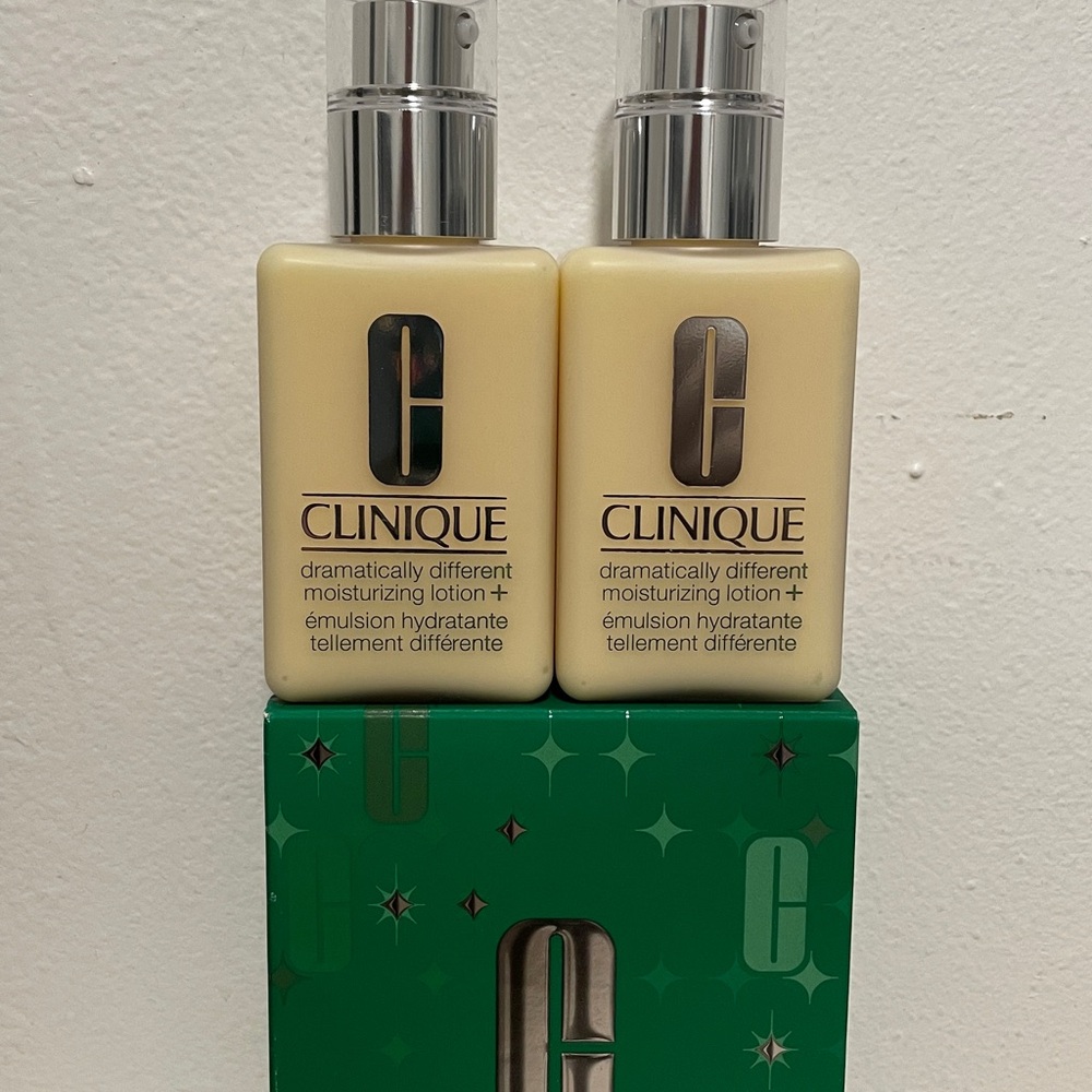 2PCS Clinique Dramatically Different Moisturizing Lotion With Pump 4.2oz/125ml